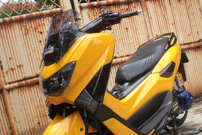 Bodi Yamaha NMAX repaint kuning plus karbon kevlar