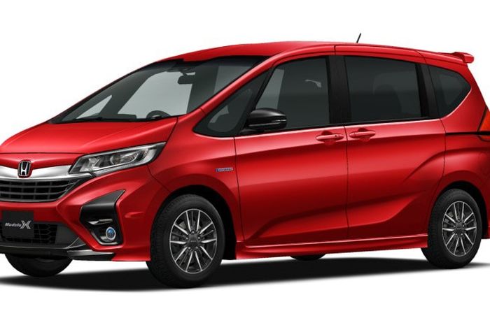 Honda Freed Modulo X tampangnya masik sporty