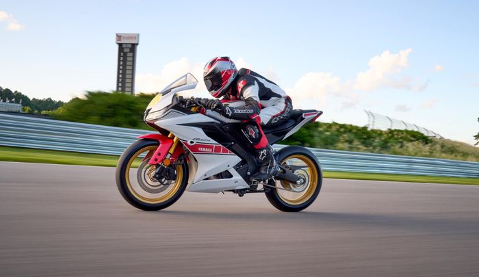 Yamaha R125 60th Anniversary Livery