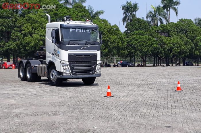 Volvo FH, salah satu truk yang digunakan di Volvo Trucks Indonesia Driver's Challenge 2018