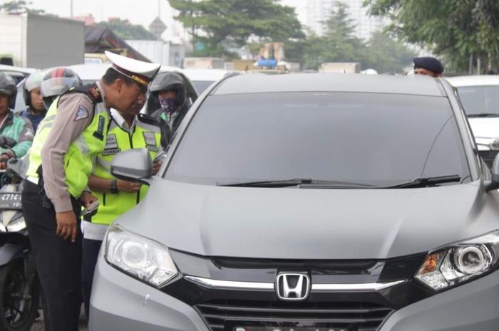 54 Kendaraan Bodong Terciduk, 33 Nunggak, Hasil Razia Pajak STNK di Jakarta Barat