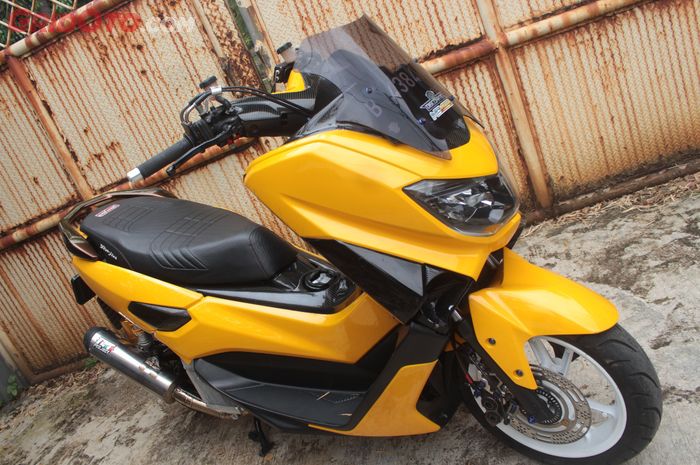 Yamaha NMAX berjubah kuning, upgrade mesin berontak 200cc