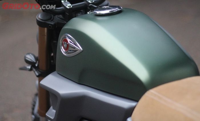 Tangki didesain lebih membulat menyerupai Grom 50 Scrambler