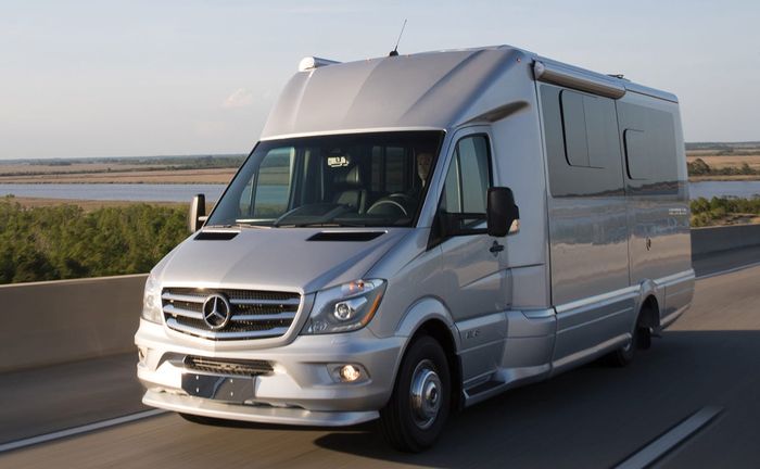 Tampang luar Mercedes-Benz Sprinter 3500 motorhome Airstream
