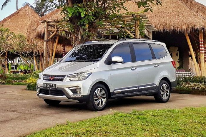 Wuling Confero S