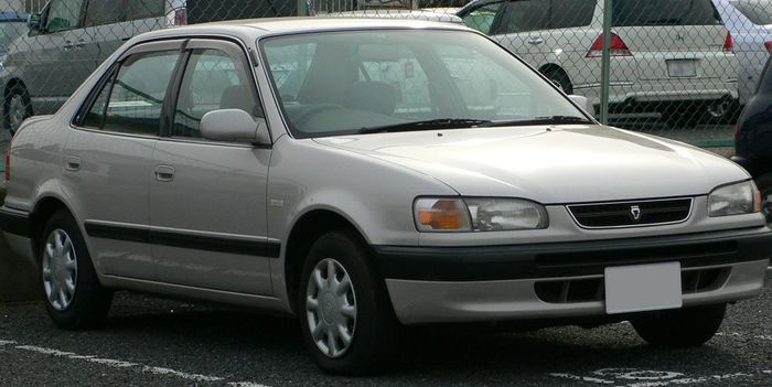 Toyota Corolla E110 standar