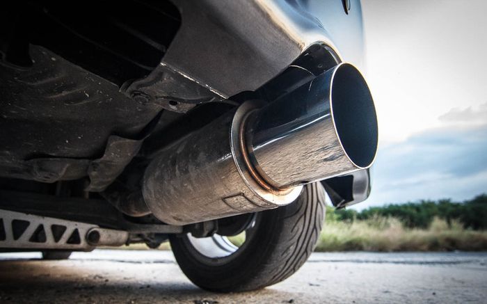 Aplikasi knalpot custom di modifikasi Toyota Yaris bakpao