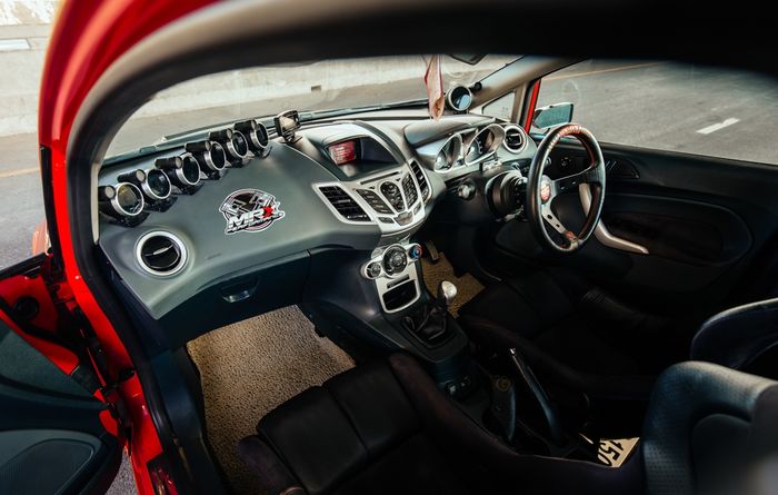 Tampilan kabin modifikasi Ford Fiesta
