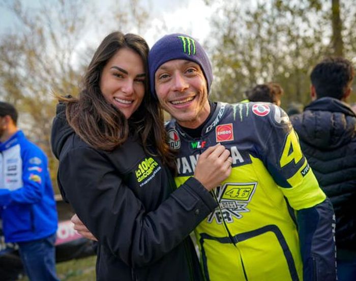 Namun, Francesca Sofia Novello mengatakan, sepertinya masih cukup lama dirinya dan Valentino  Rossi akan naik pelaminan