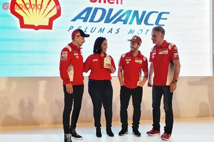 Jorge Lorenzo dan Andrea Dovizioso saat peluncuran kampanye dari Shell