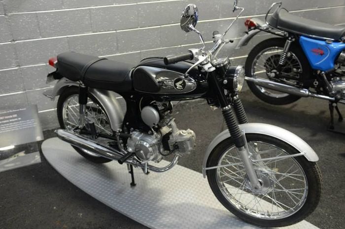 Honda S90