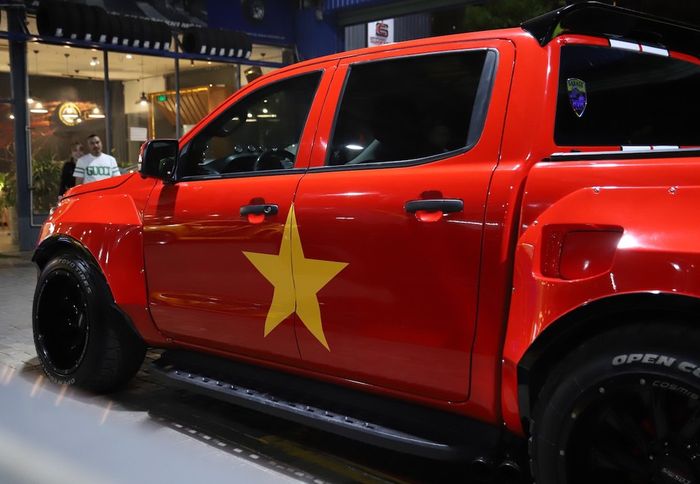 Modifikasi Ford Ranger Shelby pakai pelek Cosmis Devil dan ban Toyo Open Country