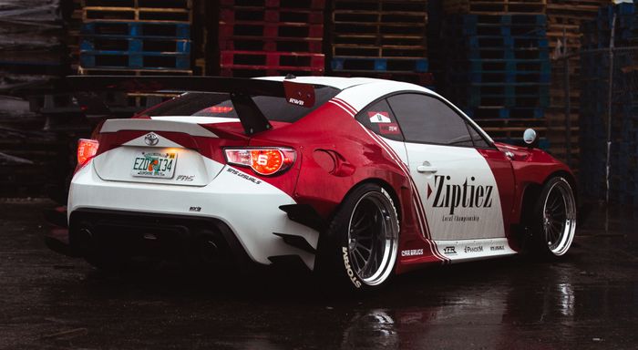 Bagian buritan Toyota 86 juga tak kalah sangar