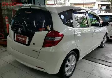 Bursa Mobil Bekas Tertarik Honda Jazz Generasi Kedua Siapkan Dana Segini Semua Halaman Gridoto Com