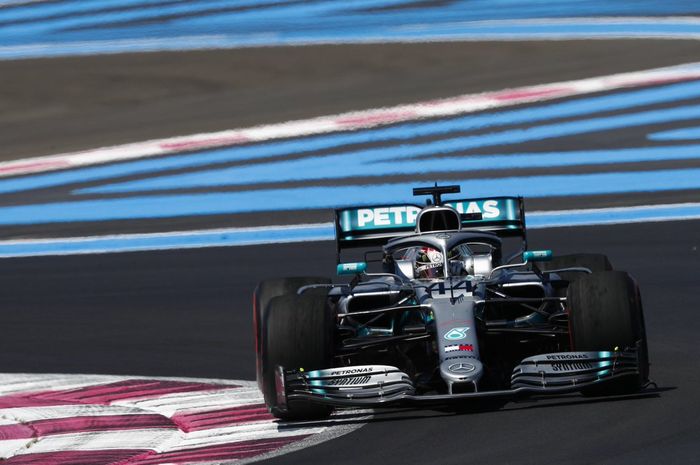 Berkat kemenangan di Prancis, Lewis Hamilton (Mercedes) semakin kokoh di puncak klasemen F1 2019 untuk sementara, sedangkan Sebastian Vettel dikejar Max Vertsappen