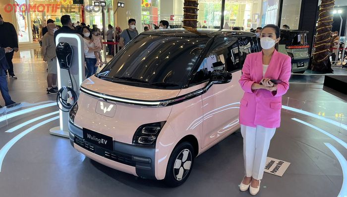 Rencananya Wuling EV akan resmi diluncurkan saat ajang Gaikindo Indonesia International Auto Show (GIIAS) 2022 mendatang.
