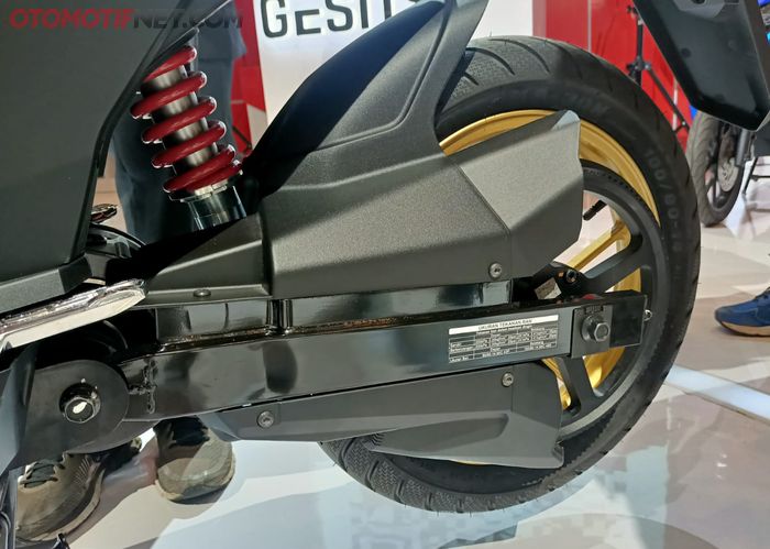 Gesits G1 DLX dilengkapi v-belt cover demi keamanan saat berkendara