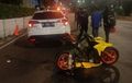 Honda HR-V Terkoyak, Vario 150 Rompal, Sasis Tertekuk ke Atas di Sudirman, Jakarta