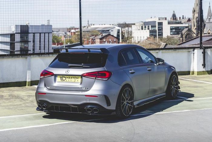 Tampilan belakang modifkasi Mercedes-AMG A45 S garapan Maxton Design