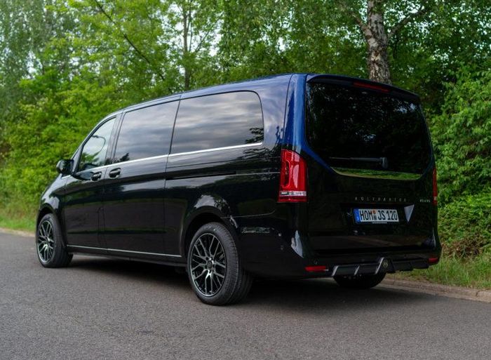 Eksterior modifikasiMercedes-Benz V-Class jadi kantor berjalan garapan Rolfhartge, Jerman