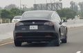 Enggak Cuma di Indonesia, Lihat Nih Tesla Model 3 Ganti Emblem Honda