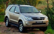 Mobil SUV Bandel Murah, Harga Toyota Fortuner G Diesel 2007 Bekas Sisa Segini