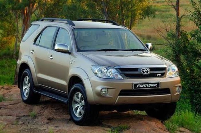Kisaran harga Toyota Fortuner G diesel tahun 2007 seken.