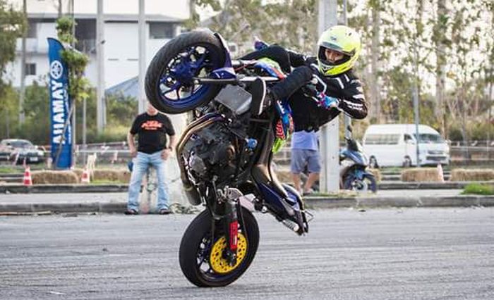 Wahyu Nugroho, baru 13 tahuns sudah bisa wheelie ekstrem seperti ini