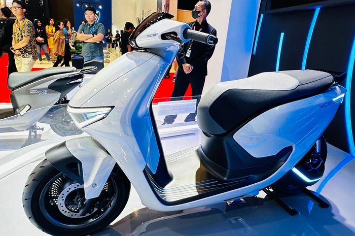 (ilustrasi) Selain harga, ada hal lain yang dilihat calon konsumen motor listrik