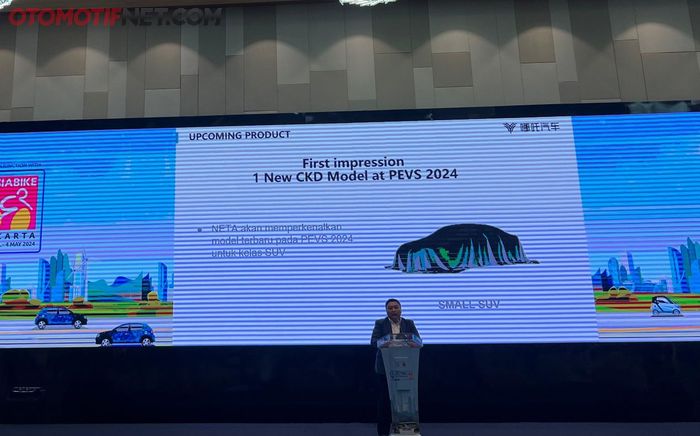Presentasi dari Neta Auto Indonesia di press conference Periklindo Electric Vehicle Show (PEVS)