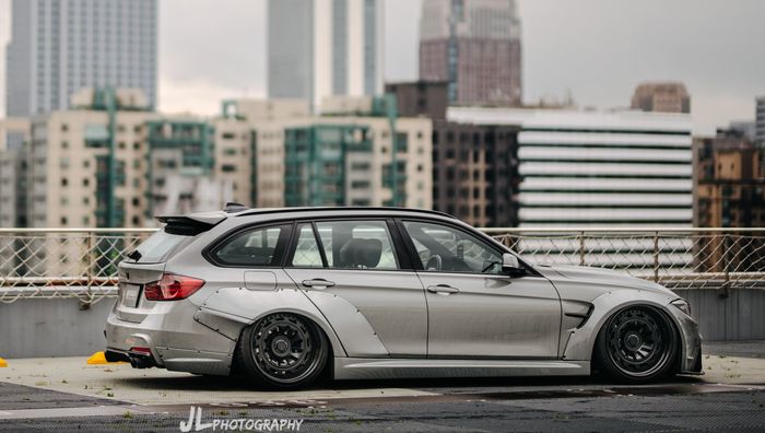 BMW Seri-3 Touring dibungkus warna Nardo Grey Audi