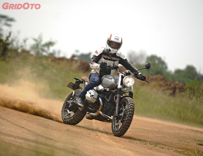 Test Ride BMW R Nine T Scrambler