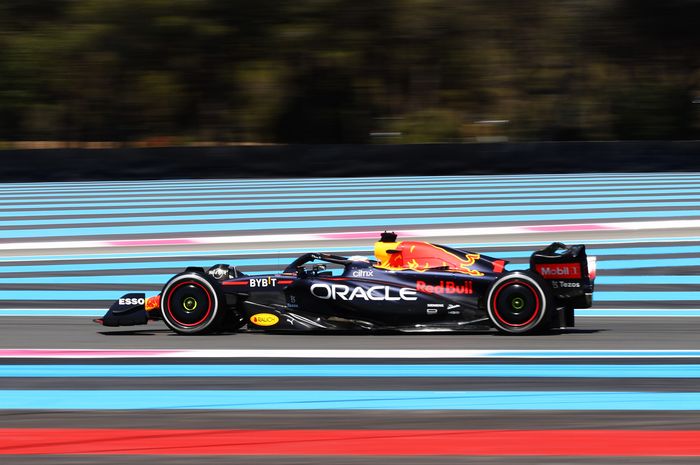 Max Verstappen memenangkan F1 Prancis 2022, strategi yang tepat dan ketidakberuntungan Charles Leclerc jadi warna persaingan di Paul Ricard. 