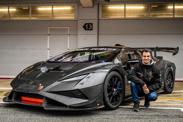 Tidak mau kalah dengan Valentino Rossi, Dani Pedrosa kan menjalani debut di ajang balap Lamborghini Super Trofeo