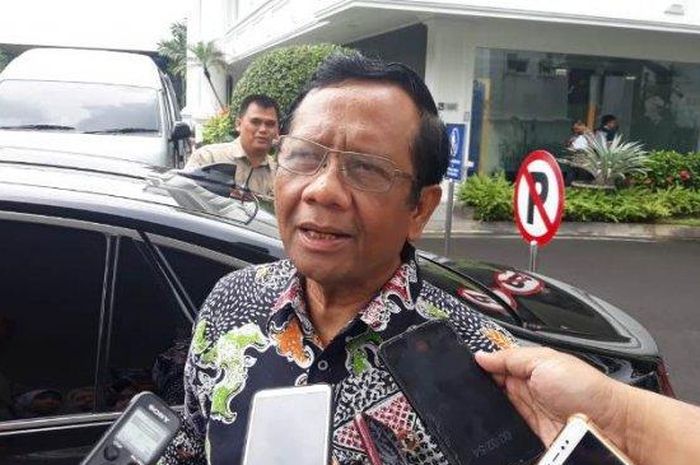 Menteri Koordinator Bidang Politik, Hukum, dan Keamanan (Menko Polhukam) Mahfud MD di Kompleks Istana Kepresidenan, Jakarta, Rabu (19/2/2020). 