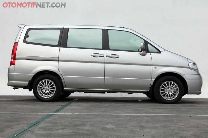 Nissan Serena C24 punya dua varian, Comfort Touring dan Highway Star