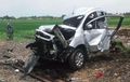 Chevrolet Spin Sulit Dikenali, Hancur Dihajar Kereta Api, Pengemudi Masih Bernapas