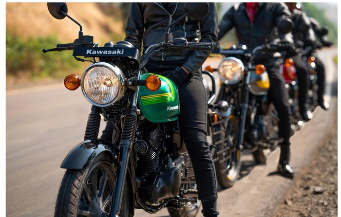 Terlihat ada saree guard, part khas motor India