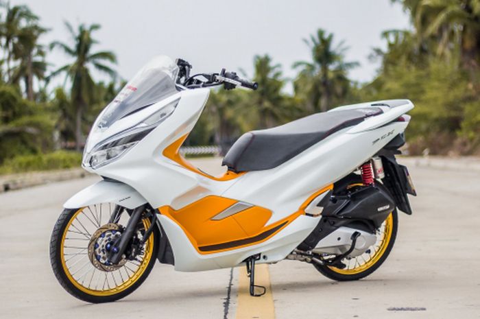 Honda PCX pakai ban cacing tetap keren loh