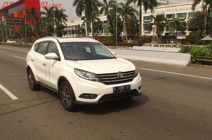 DFSK Glory 580 1.5T Luxury CVT yang punya handling jempolan