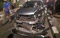 Honda HR-V Muka Amburadul, Tumbuk Civic Dan Mobilio Parkir, Kejadian Malam Hari