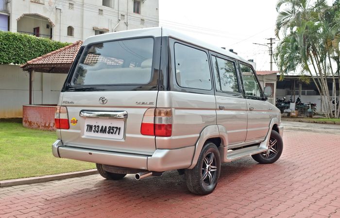 Restorasi kembaran Toyota Kijang Kapsul ganti semua part yang sudah usang