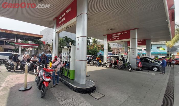 Pertamina membatasi pembelian Pertalite untuk mobil 120 liter per hari