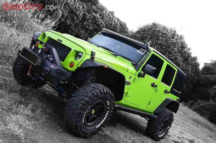 Jeep JK Wrangler Rubicon Gecko Green