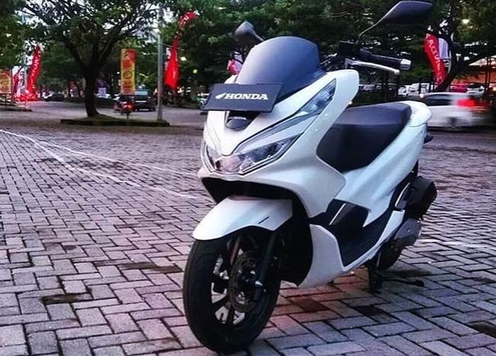 Honda All New PCX mengadopsi suspensi twinshock