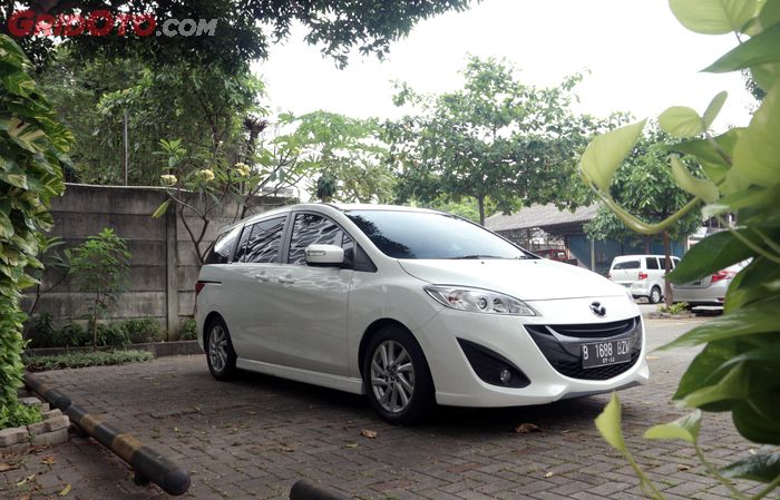 Mazda5 masih menggunakan bahasa desain Nagare