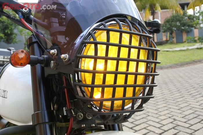 Cover headlamp model grill untuk Kawasaki W175
