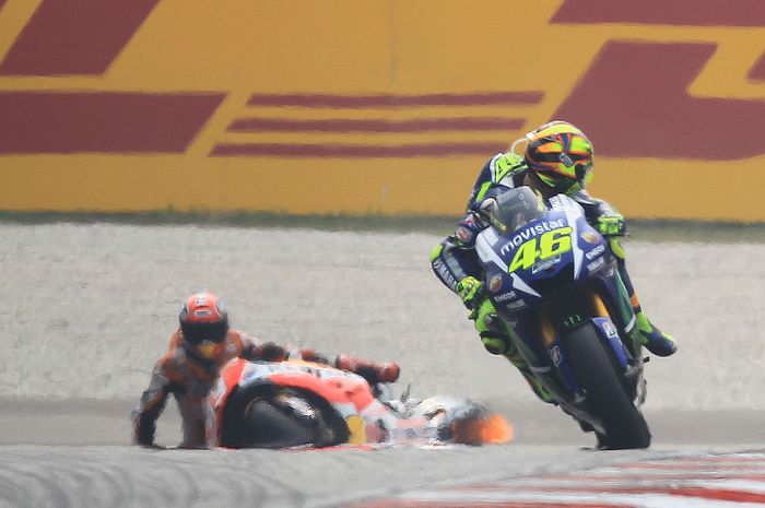 Valentino Rossi dan Marc Marquez di MotoGP Malaysia 2015