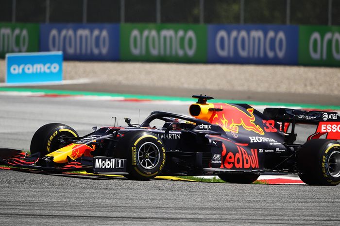 Gagal finish di F1 Austria setelah mengalami masalah mesin, Max Verstappen tak bisa menyembunyikan rasa kecewanya