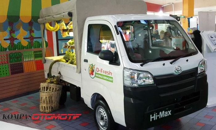 Pikap Dahatsu Hi-Max dengan konsep jualan buah